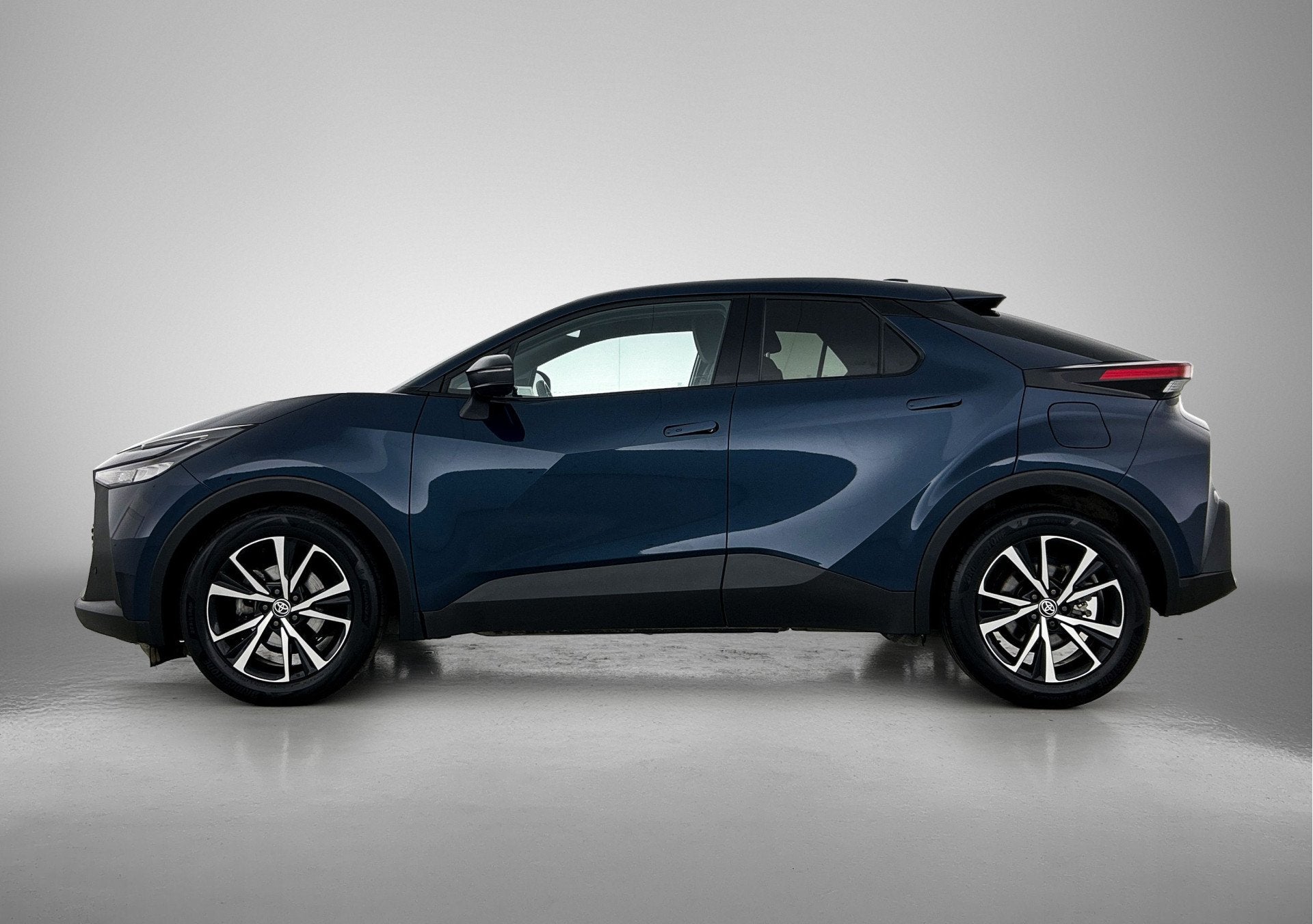 Toyota C-HR 1.8 Hybrid 140 Dynamic | Apple CarPlay / Android, Auto's, Toyota, 12 maanden, Stof, 4 cilinders, Blauw