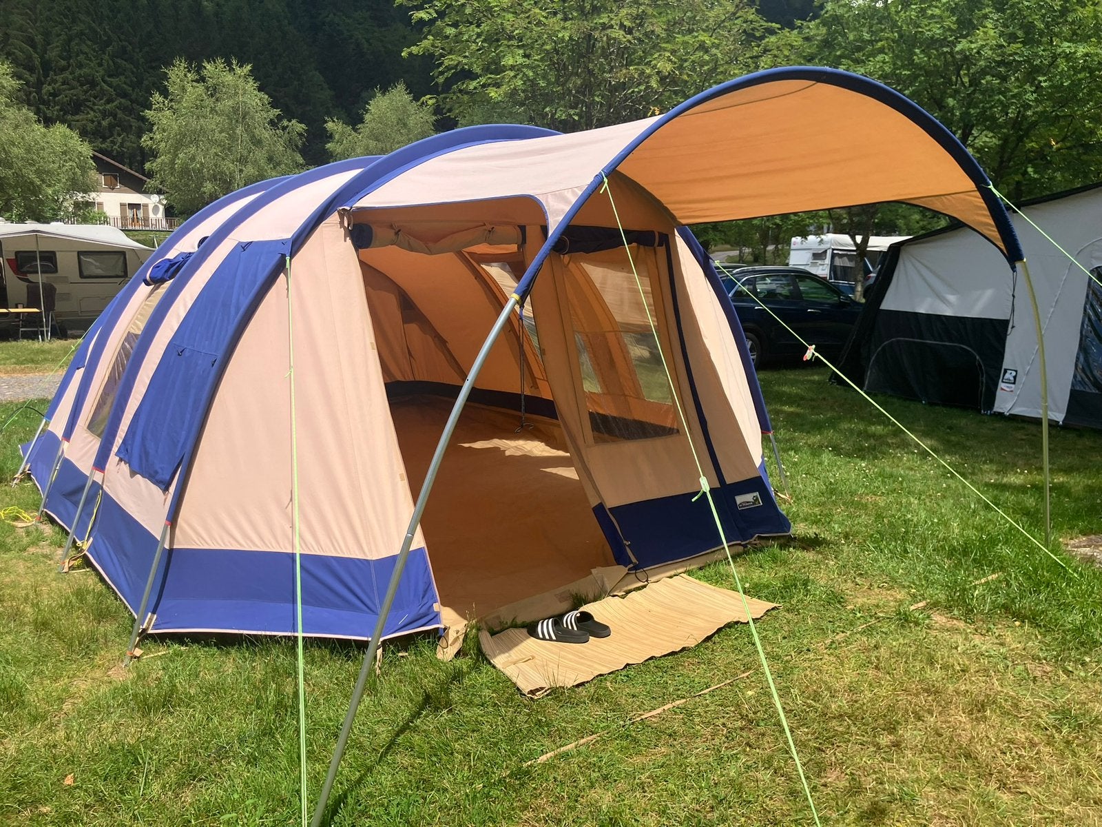Ruime Vrijbuiter 5 persoons tunneltent, Caravans en Kamperen, Tenten, tot en met 5, Gebruikt, Ophalen of Verzenden