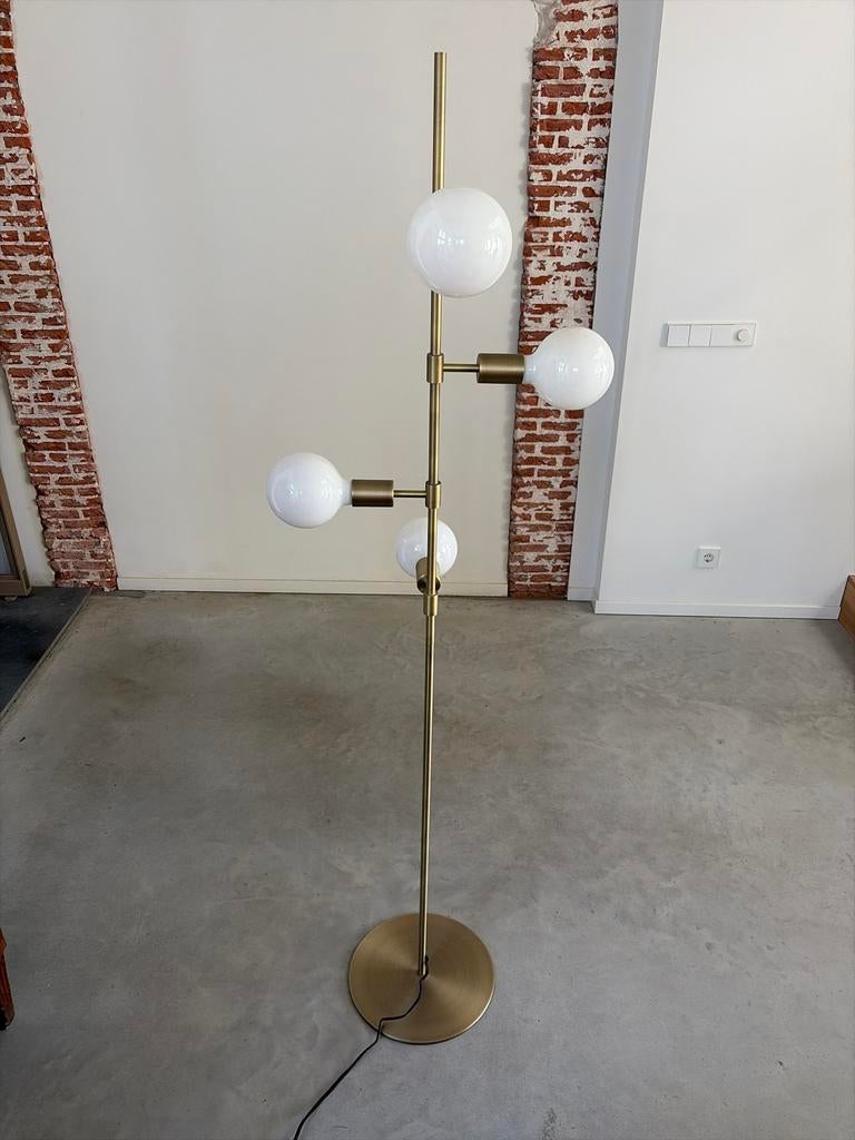 Bolia Orb Messing Vloerlamp met 4 lampen, Ophalen, Zo goed als nieuw, Metaal, 150 tot 200 cm