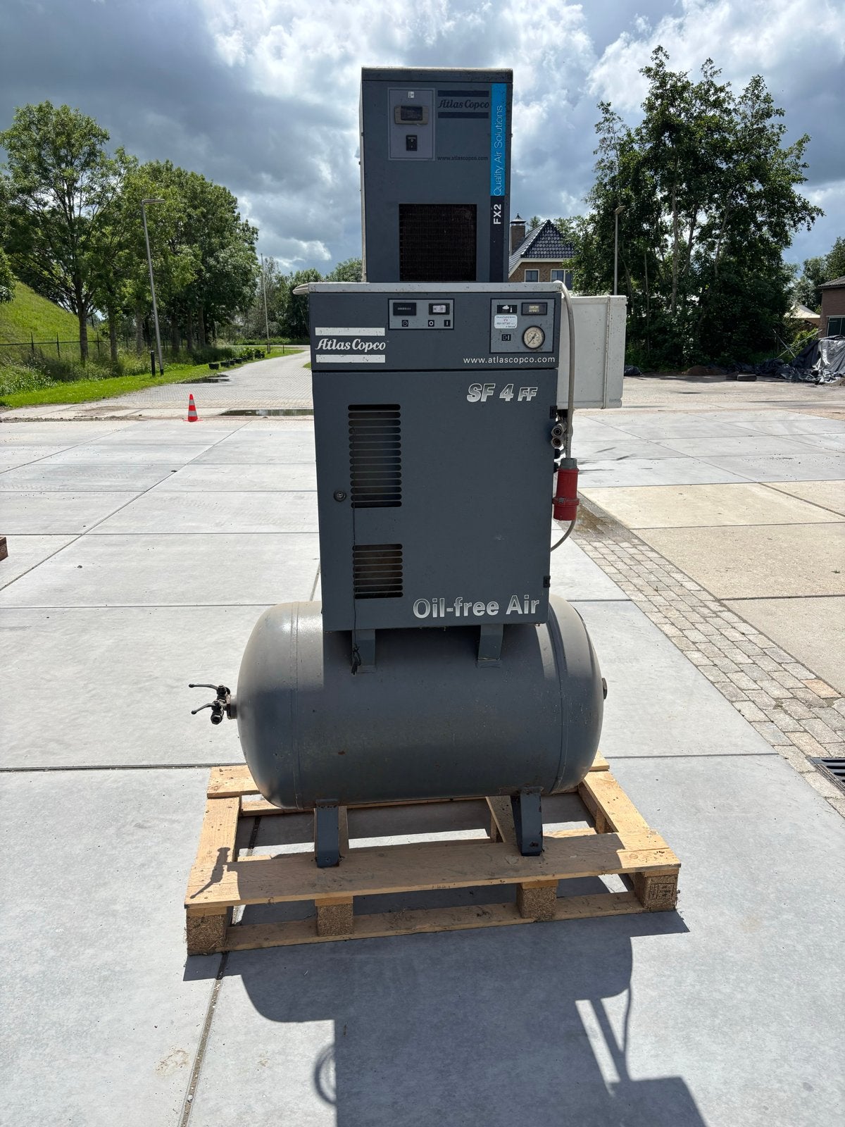Atlas Copco SF 4 FF, Ophalen, Gebruikt, 400 tot 800 liter/min, Olievrij