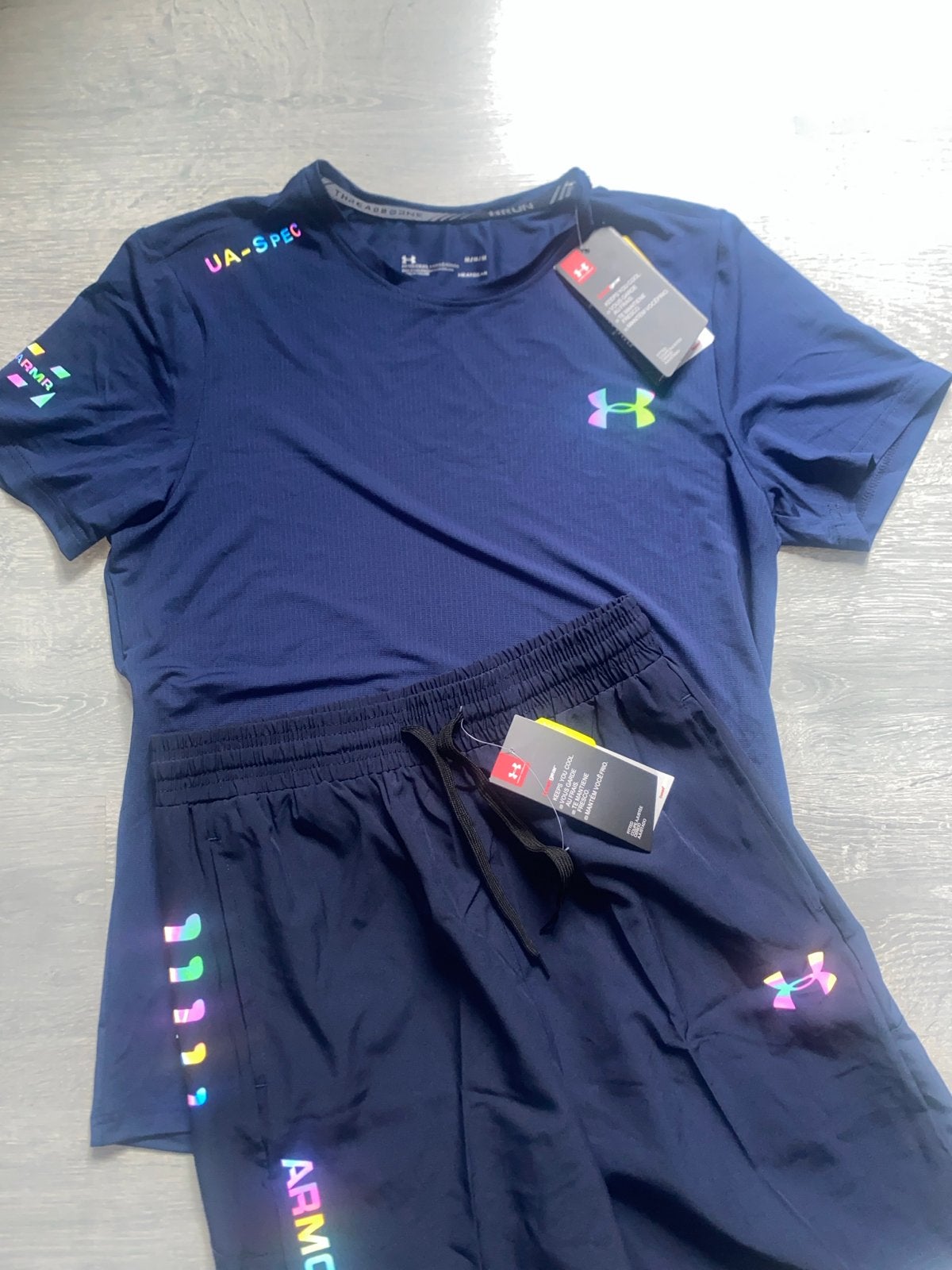 Under Armour Sportset - T-shirt en korte broek, Nieuw, Ophalen of Verzenden, Algemeen, Maat 48/50 (M)