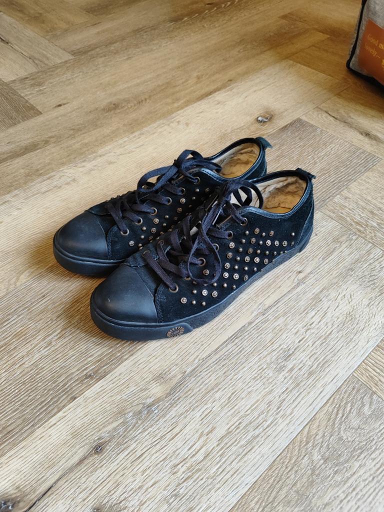 UGG sneakers 40 zwart, Ophalen of Verzenden, Zo goed als nieuw, Zwart, Sneakers of Gympen