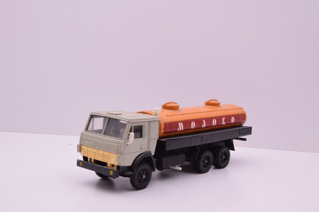 Kamaz tankwagen  '' USSR models '', Ophalen of Verzenden, Zo goed als nieuw, Auto, Overige merken