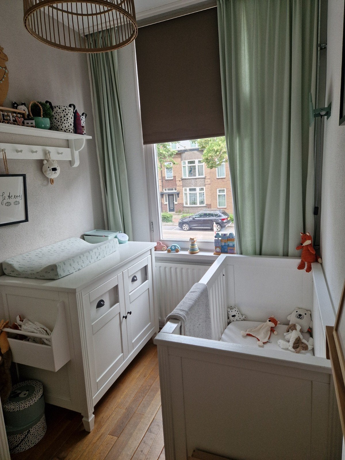 Complete babykamer wit: commode, kast en ledikant, Ophalen of Verzenden, Zo goed als nieuw, Jongetje of Meisje