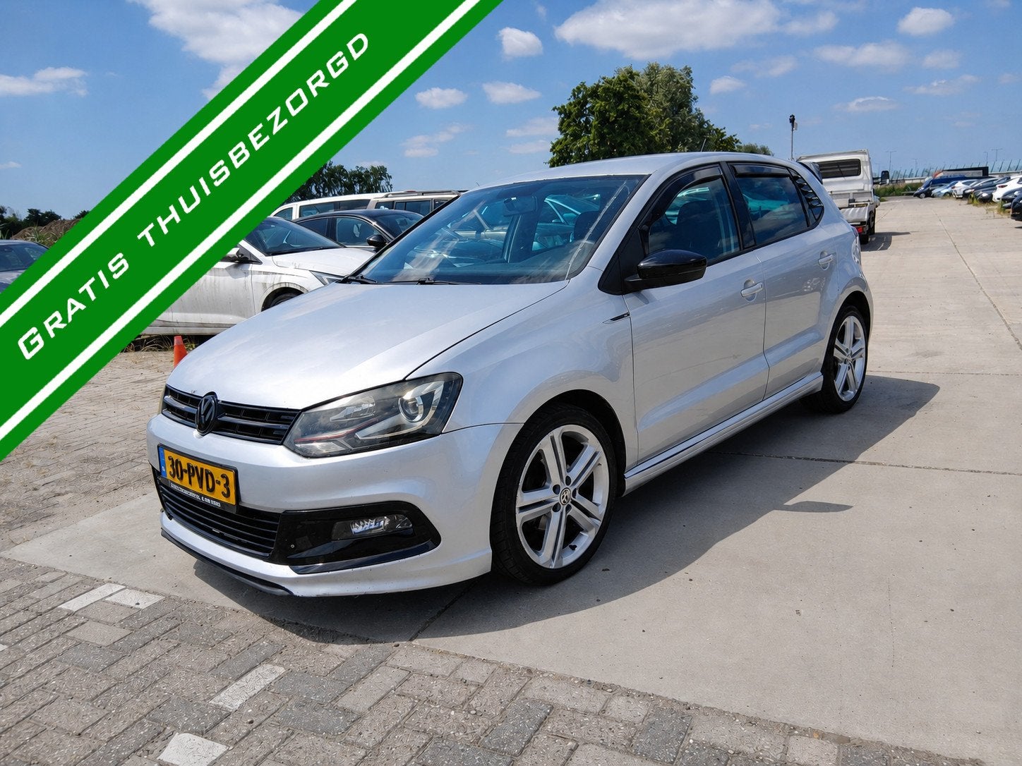 Volkswagen Polo 1.2 R-LINE - Carplay - Airco - Xenon - NW AP, Auto's, Voorwielaandrijving, Euro 5, Gebruikt, 1199 cc