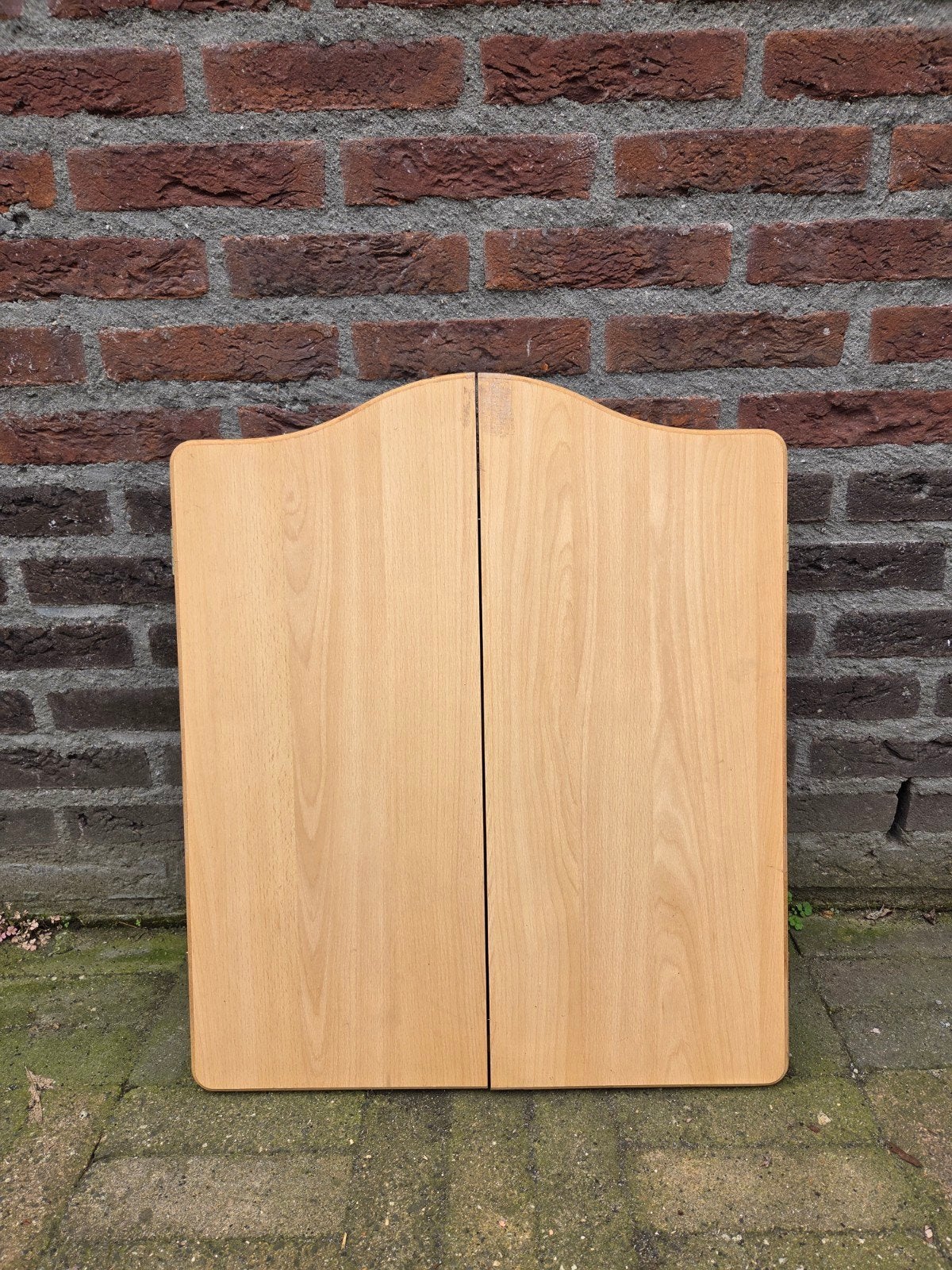Winmau dartbord met houten kast, Ophalen, Gebruikt, Dartbord