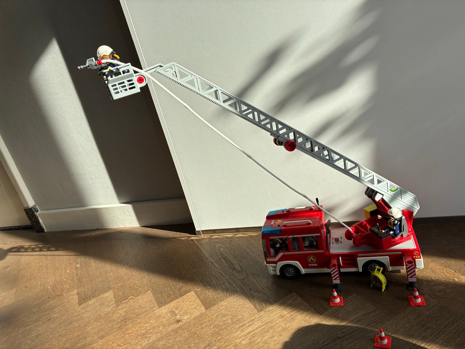 PLAYMOBIL Brandweerwagen met uitschuifbare ladder, Ophalen, Zo goed als nieuw
