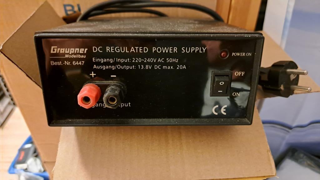 Graupner DC Gereguleerde Voeding 13.8V 20A, Ophalen of Verzenden, Gebruikt