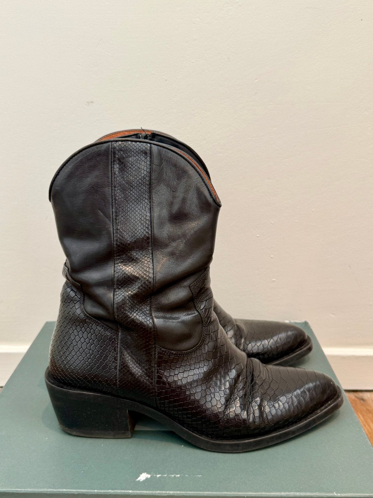 Via Vai laarsjes/boots, Ophalen of Verzenden, Zo goed als nieuw, Zwart