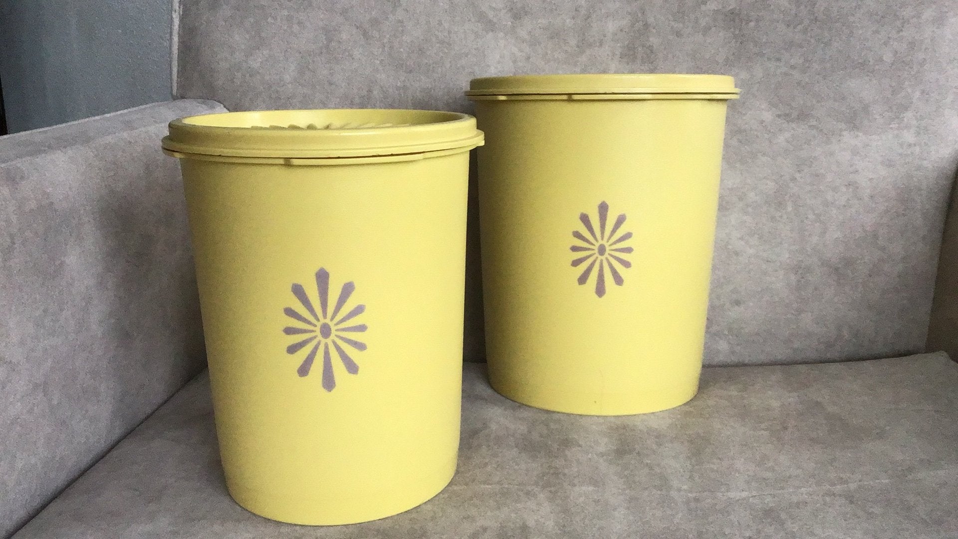 Vintage Tupperware voorraadbussen 2 x Harvest serie. Geel, Ophalen of Verzenden, Zo goed als nieuw, Geel, Bewaardoos