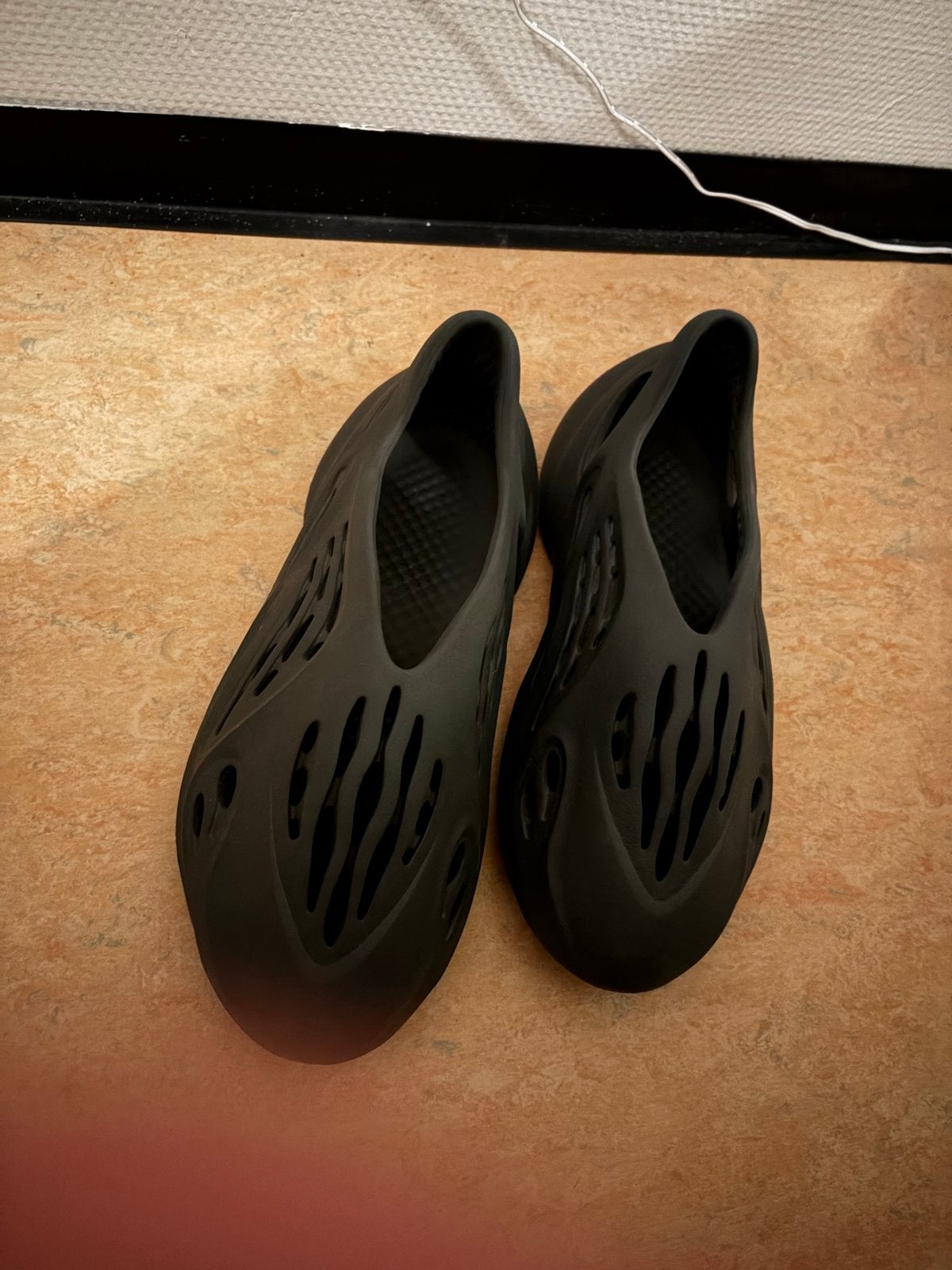 Zwarte Yeezy Foam Runners maat 45, Ophalen, Zo goed als nieuw, Zwart, Slippers