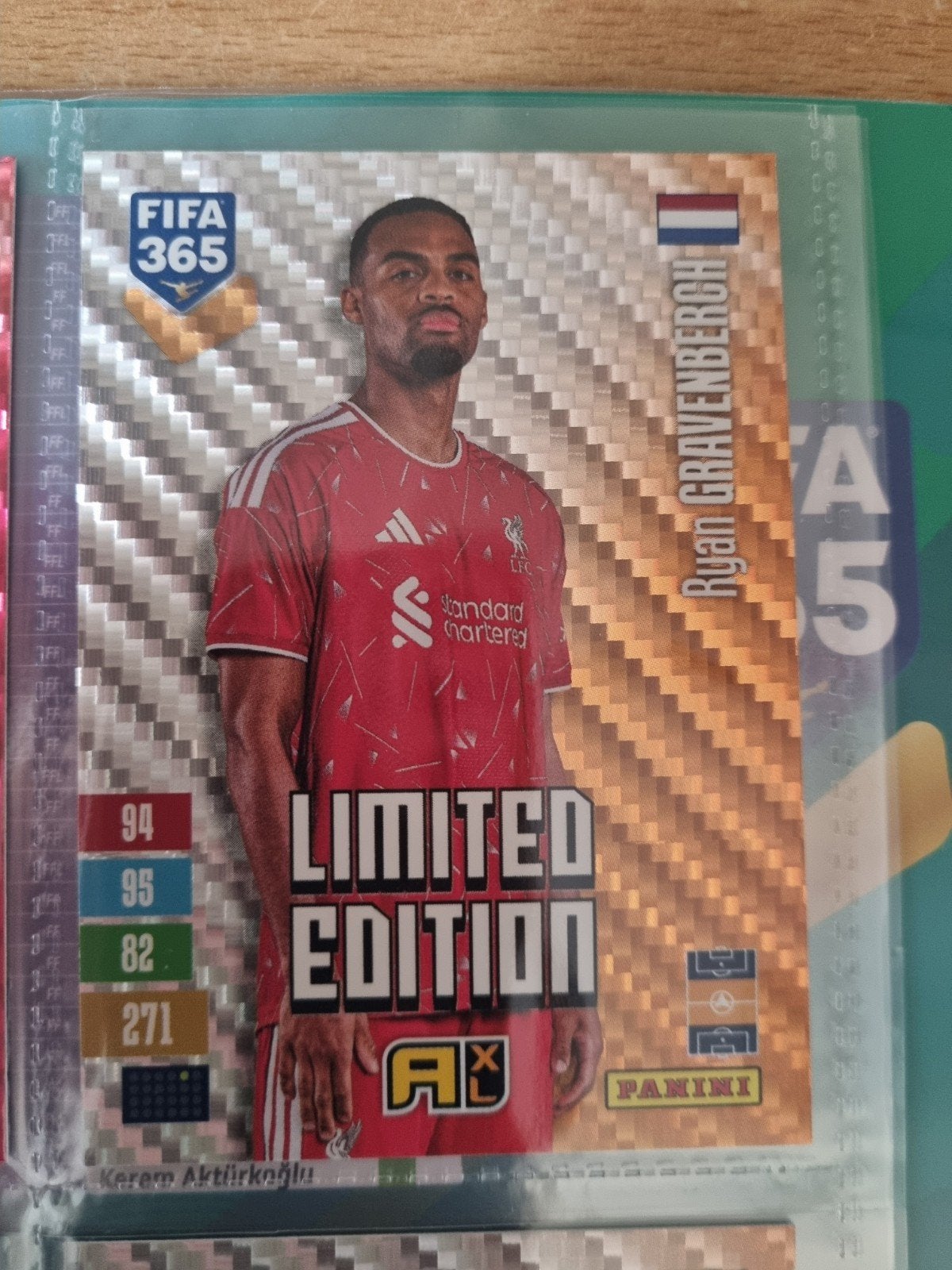Panini Adrenalyn xl Fifa 365 2027 Limited Gravenberch, Ophalen of Verzenden, Zo goed als nieuw, Plaatje
