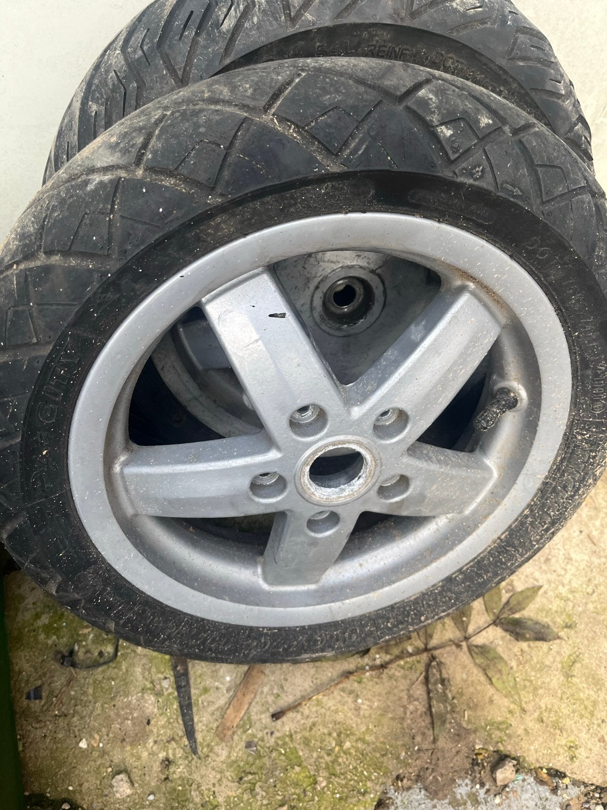 Vespa LX voorvelg met band, Ophalen of Verzenden, Gebruikt, Overige typen, Vespa
