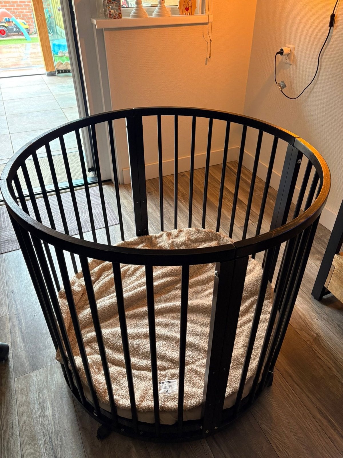 Zwarte ronde box met matrasje en boxkleed Jollein, Kinderen en Baby's, Boxen, Ophalen, Gebruikt, Rond, In hoogte verstelbaar