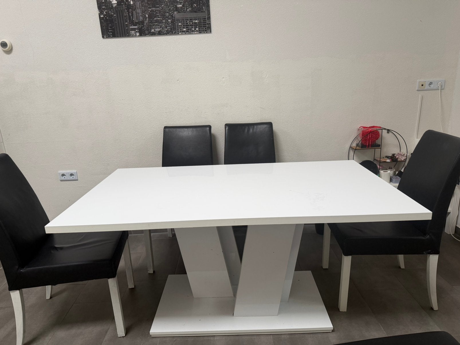 White Dining Table with 6 Chairs – Modern Set, Huis en Inrichting, Tafels | Eettafels, Zo goed als nieuw, 50 tot 100 cm, Rechthoekig