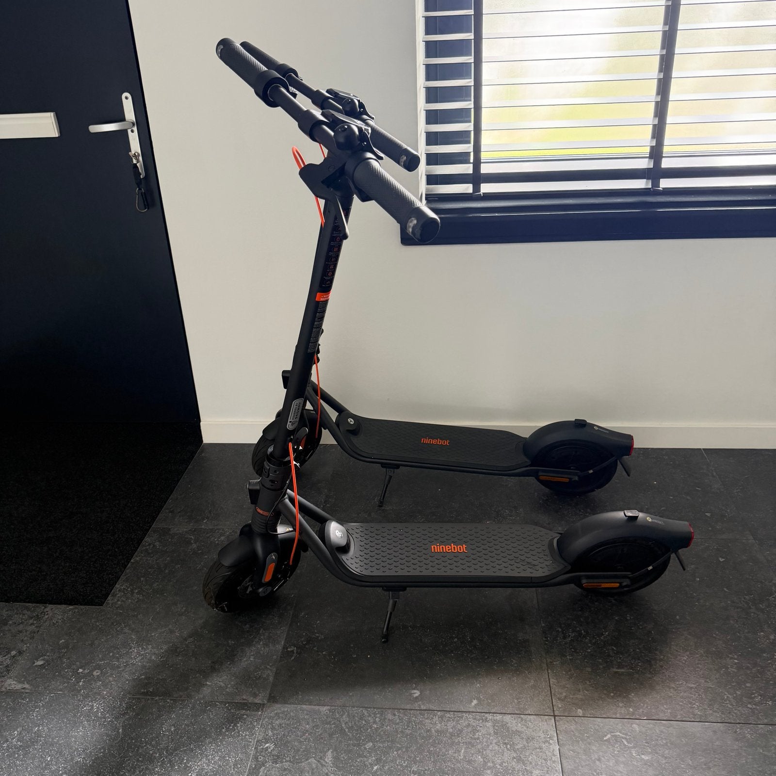 Twee Ninebot elektrische steps (E-scooters), Ophalen, Zo goed als nieuw, Elektrische step (E-scooter)