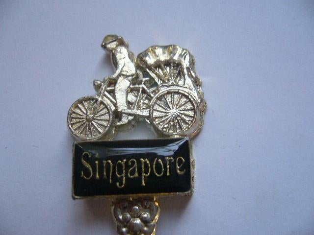 PRACHTIG LEPELTJE SINGAPORE, Verzenden, Zo goed als nieuw