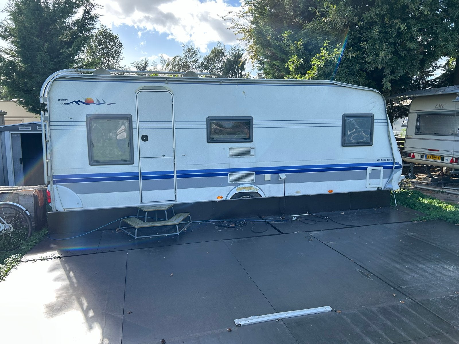 Hobby de Luxe Easy 6-persoons caravan, Frans bed, Rondzit, Hobby, Oven