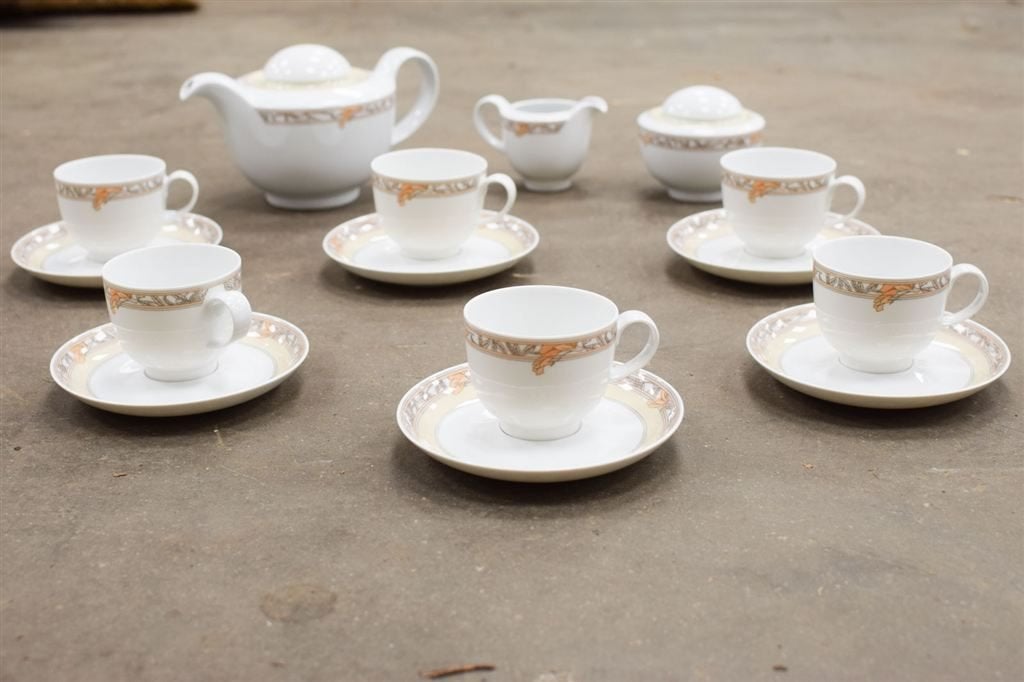 17 delige Hutschenreuther porseleinen koffieservies 48366, Huis en Inrichting, Gebruikt, Ophalen of Verzenden, Bord(en), Overige stijlen