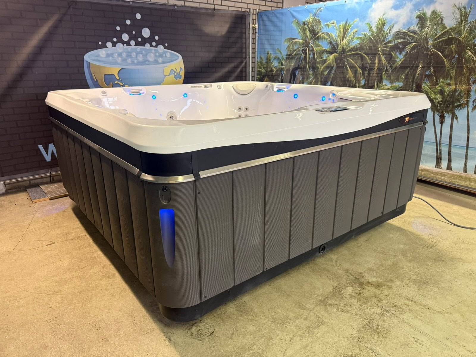 Caldera Geneva | 6 Persoons | Meest luxe model, Tuin en Terras, Ophalen, Zo goed als nieuw, Pomp, Vast