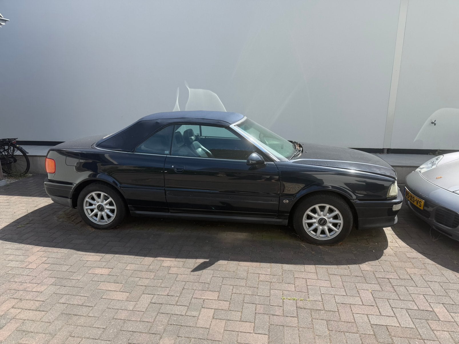 Audi Cabrio 2.3 E AUT - Project., 136 pk, 1370 kg, Cabriolet, Zwart