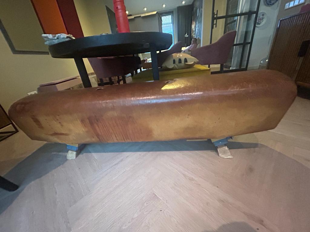 Eettafelbank van voormalig Turnpaard Leer, Ophalen, Zo goed als nieuw, Bruin, Leer