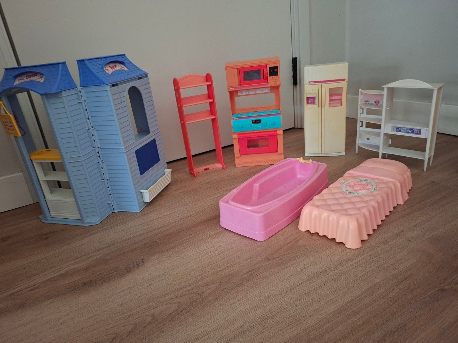 Grote vintage Barbie set: poppen, kleding, meubels en access, Ophalen, Gebruikt, Barbie