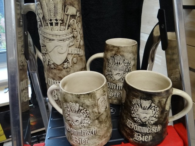 4 verschillende. Bierpullen Dommelsch. Ook los., Ophalen of Verzenden, Zo goed als nieuw, Pul(len), Dommelsch