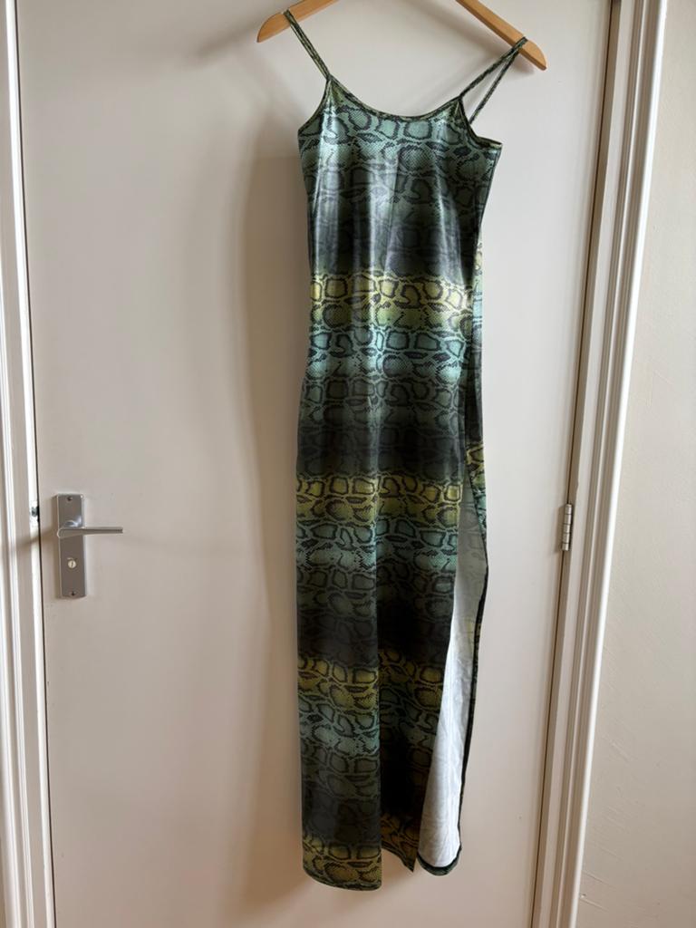 Sexy lange nauwsluitende slangenprint jurk, Ophalen of Verzenden, Zo goed als nieuw, Maat 36 (S), Onder de knie