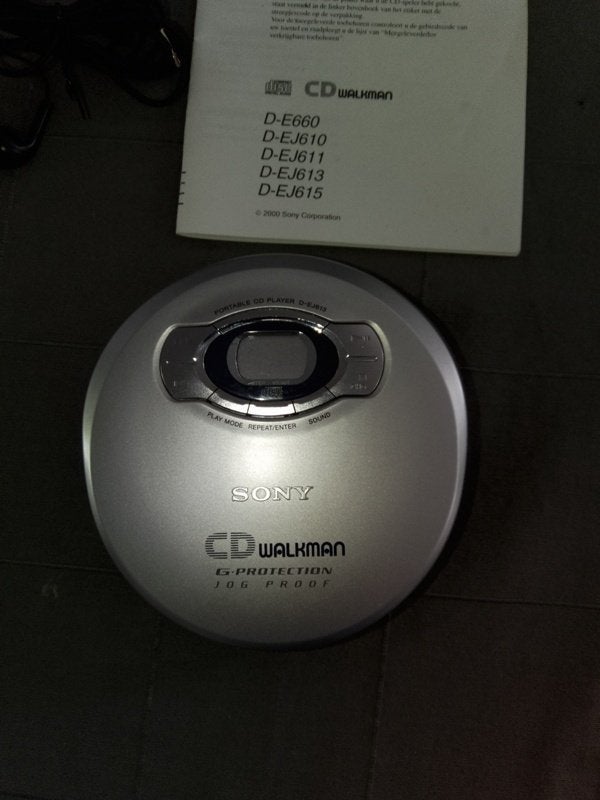 Sony CD Walkman-zilver-perfecte staat, Ophalen of Verzenden, Walkman