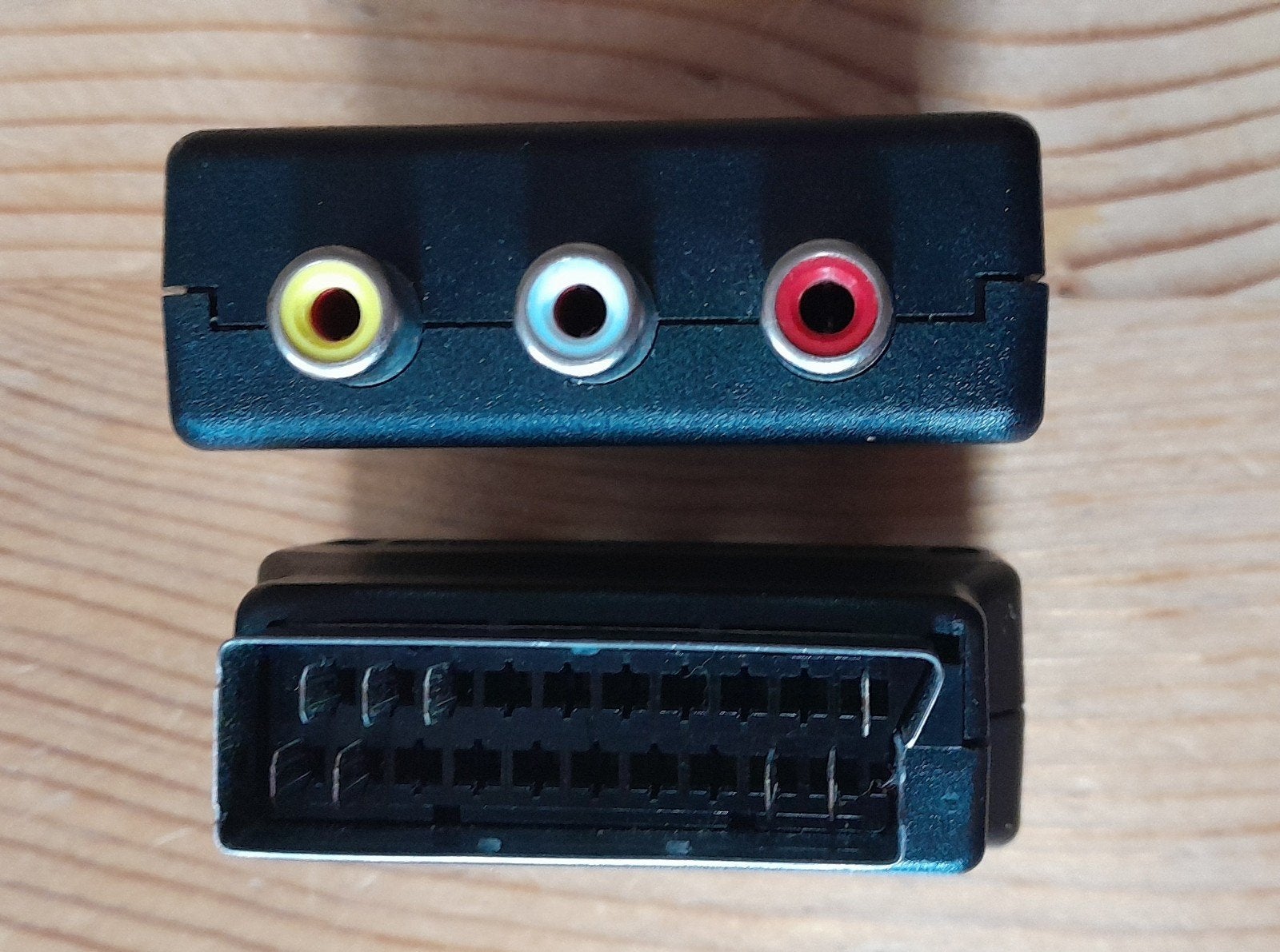 Scart naar RCA/Cinch adapter - 2 stuks, Ophalen of Verzenden, Gebruikt, Minder dan 2 meter, Overige kabels