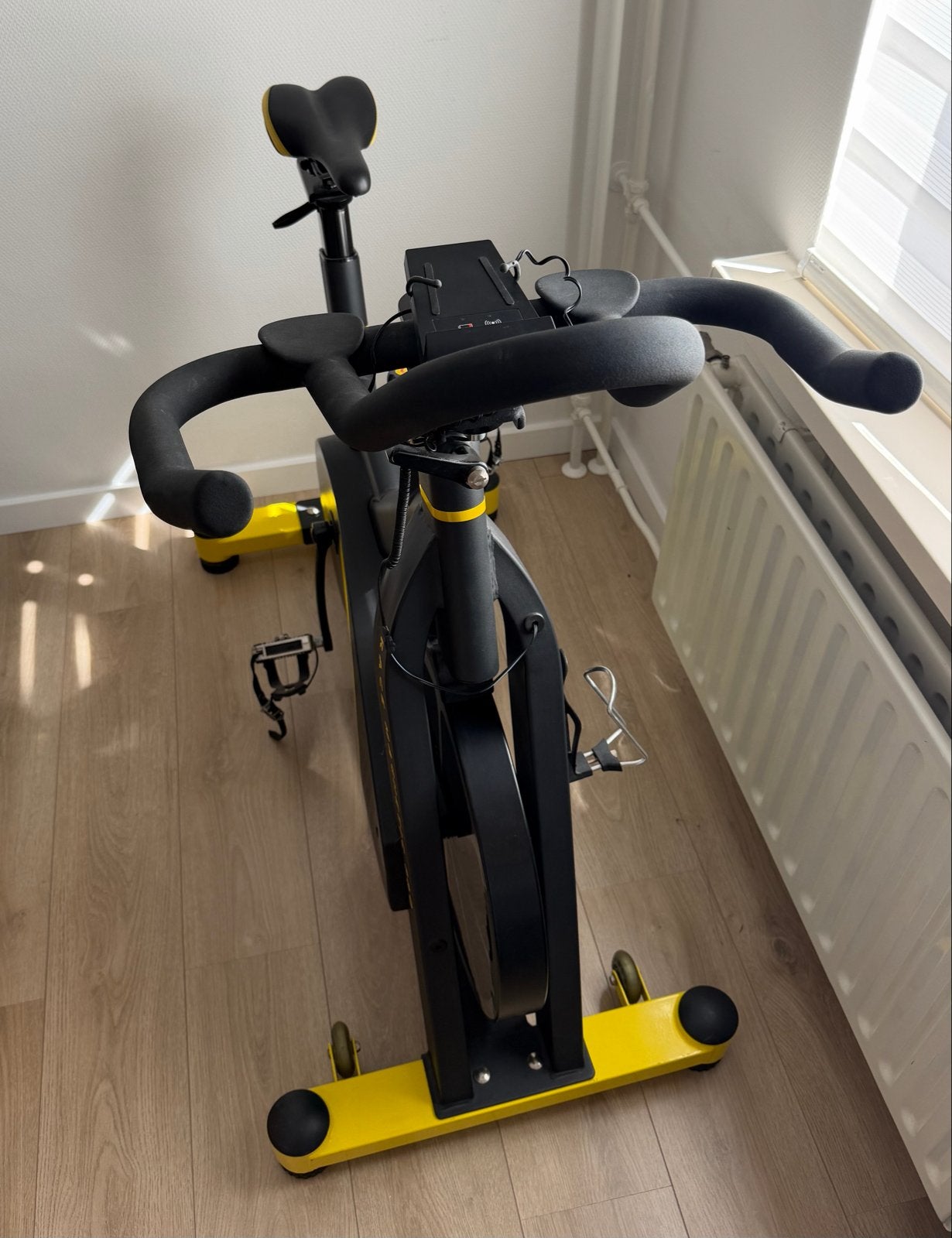 Spinningfiets Race Magnetic Pro - Zo goed als nieuw, Sport en Fitness, Fitnessapparatuur, Ophalen, Spinningfiets, Zo goed als nieuw