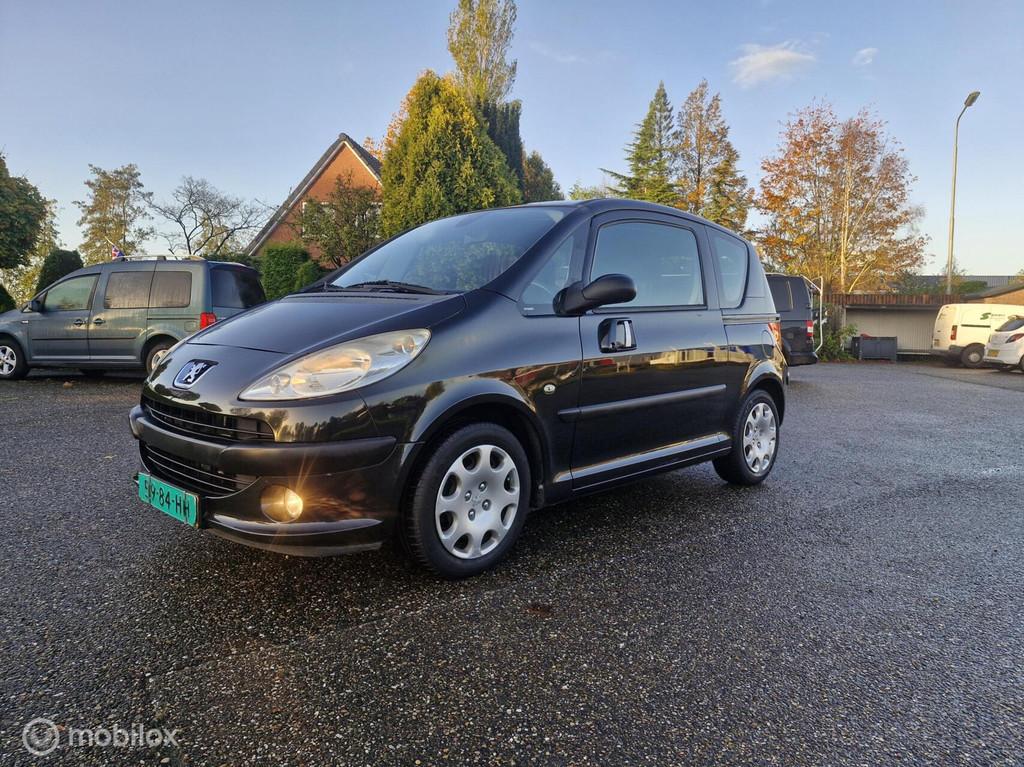 Peugeot 1007 1.4 Urban, Auto's, Peugeot, Voorwielaandrijving, 15 km/l, 4 cilinders, 4 stoelen