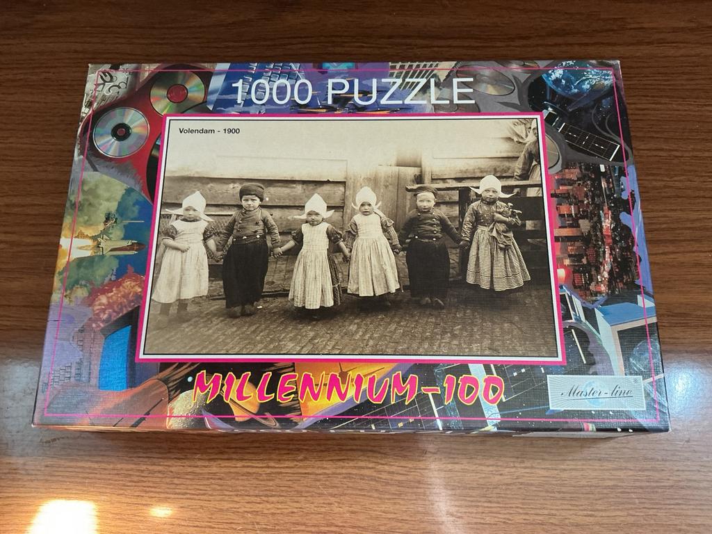 Leuke puzzel 1000 stukjes Volendam klederdracht kinderen, Tickets en Kaartjes, Eén persoon, Ticket of Toegangskaart