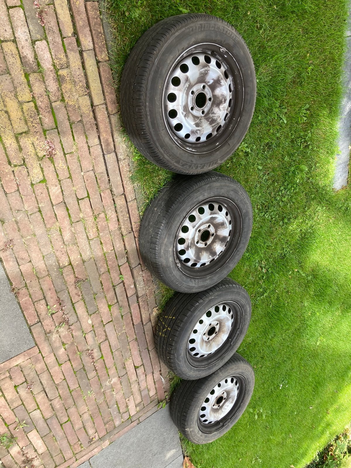 4 zomerbanden op velg 205/60/R16 (Ford Transit connect 2014), Auto-onderdelen, Banden en Velgen, Band(en), Zomerbanden, 16 inch