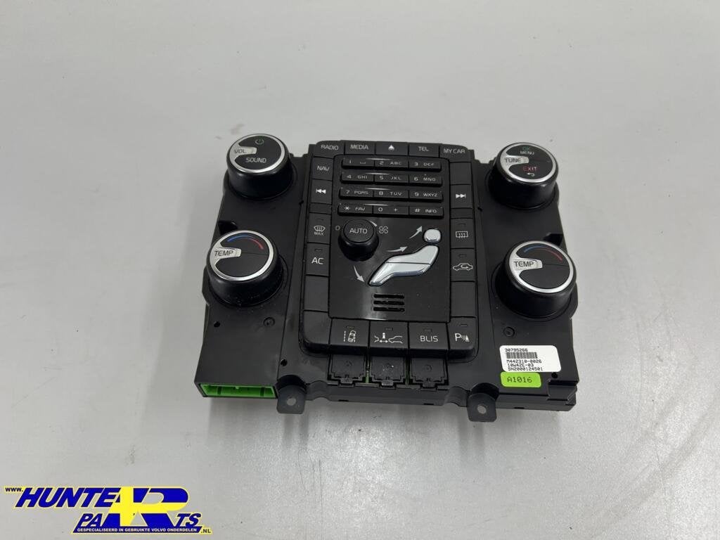 Bedieningspaneel multimedia Volvo V70 III ('07-'17) 30795266, Gebruikt, Ophalen of Verzenden, Volvo, Volvo