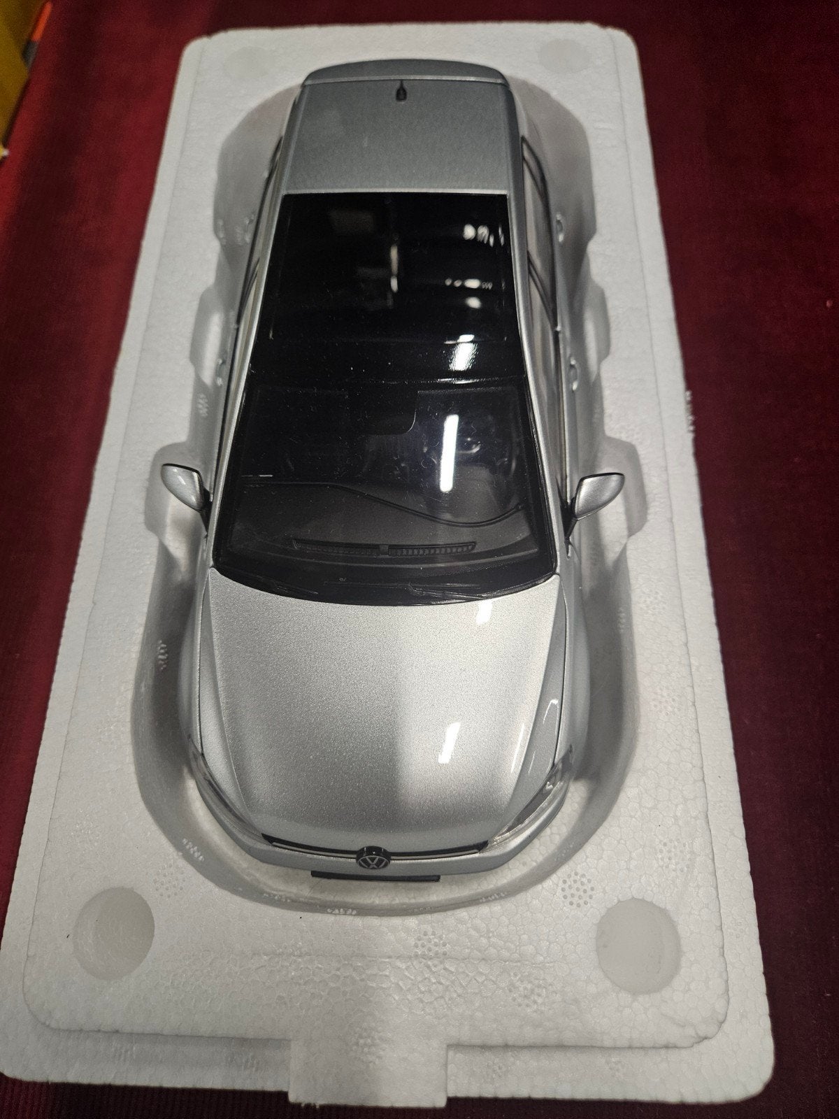 1/18 norev volkswagen golf 7 dealer grijs, Hobby en Vrije tijd, Modelauto's | 1:18, Ophalen of Verzenden, Zo goed als nieuw, Norev