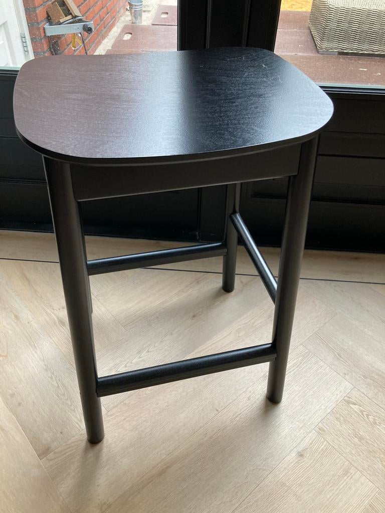 Ikea Rönninge barkruk zwart, Ophalen, Gebruikt, Met voetsteun, 60 tot 90 cm