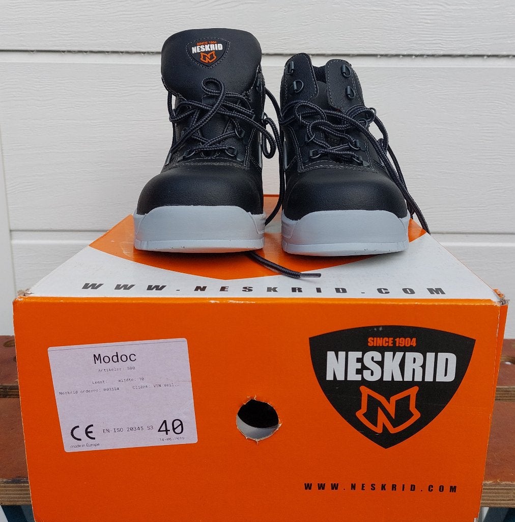Hoog model NESKRID nieuwe werkschoenen maat 40, Zwart, Nieuw, Ophalen of Verzenden, Neskrid