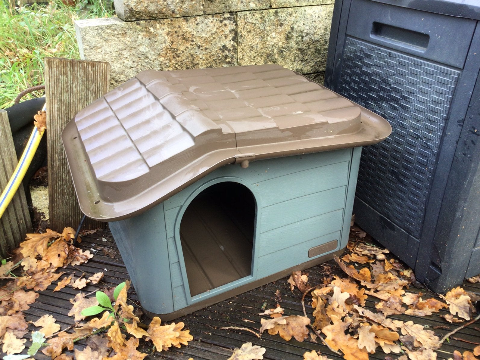 Kattenhuis van gerecycled kunststof., Ophalen, Zo goed als nieuw, Overige