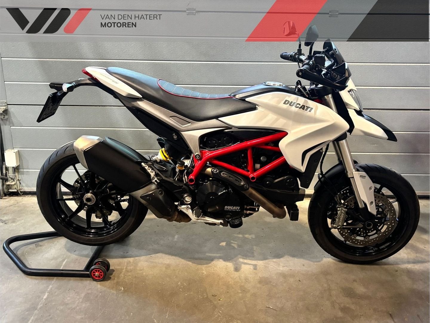 DUCATI HYPERMOTARD 939 #BTW-motor #dealer onderhouden, Motoren, Motoren | Ducati, DUCATI, 2 cilinders, Motorrijbewijs A, Bedrijf
