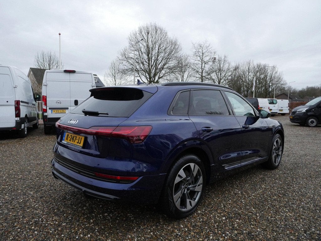 Audi e-tron 55 Quattro S-edition 95 kWh SOH 98% Automaat, Auto's, Audi, Automaat, 95 kWh, Met garantie (alle), Blauw