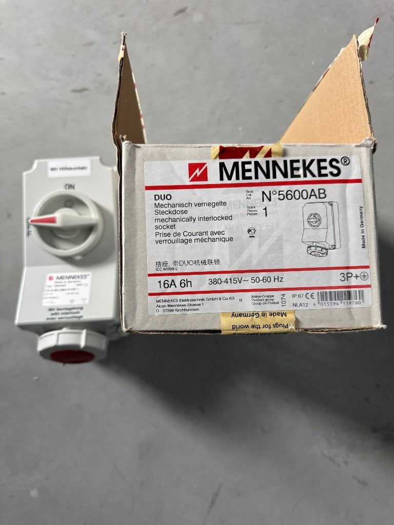 Mennekes Nieuwe Stopcontacten Typ 5600AB, Doe-het-zelf en Verbouw, Ophalen, Nieuw, Overige merken, Stekkerdoos