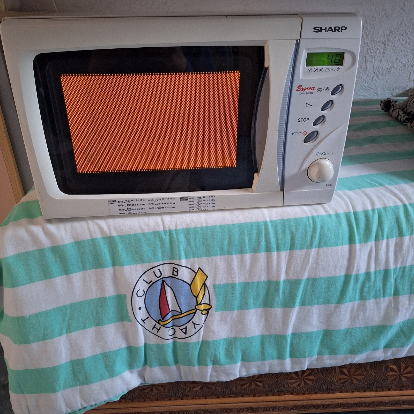 Sharp Magnetron R-234(W) - bezorging mogelijk, Gebruikt, Minder dan 45 cm, Ophalen of Verzenden, Magnetron
