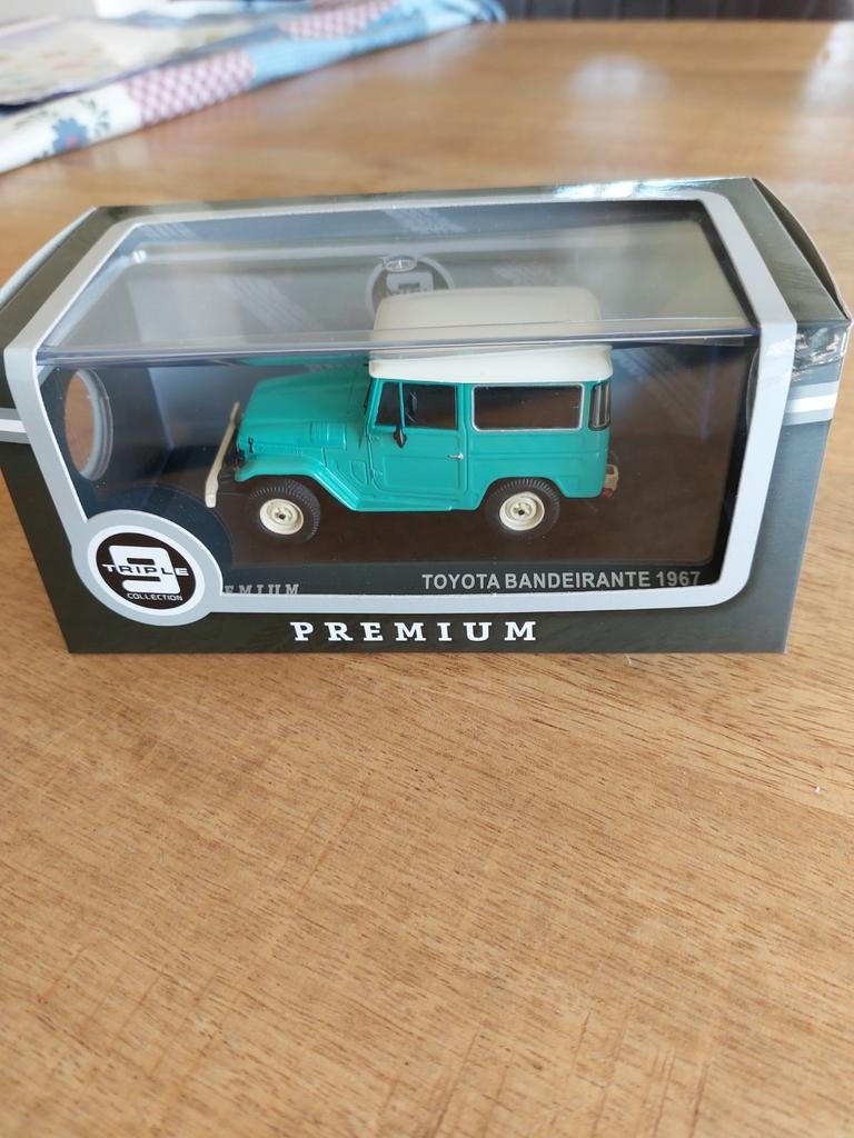 MODELAUTO 1-43 VAN TOYOTA LANDCRUISER FJ40 BANDEIRANTE, Hobby en Vrije tijd, Ophalen of Verzenden, Zo goed als nieuw, Auto, Overige merken