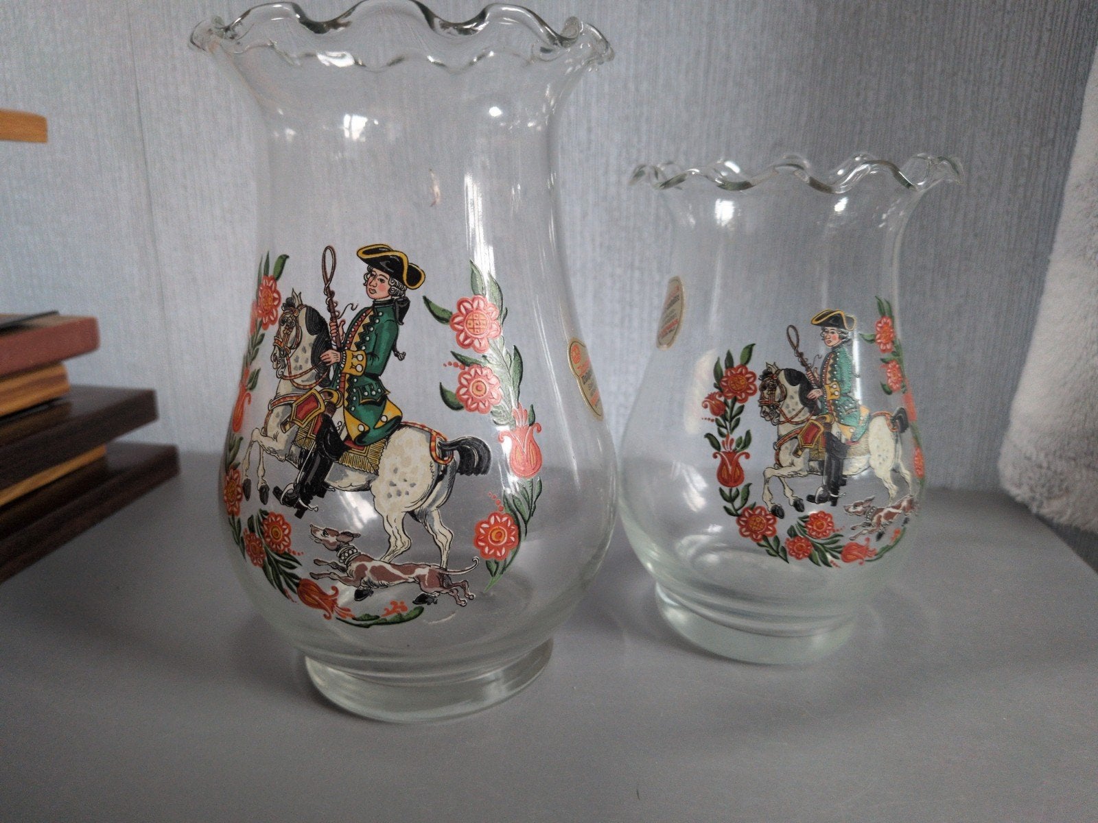 Set van 2 vintage glazen vazen met ruiterdecoratie, Ophalen of Verzenden