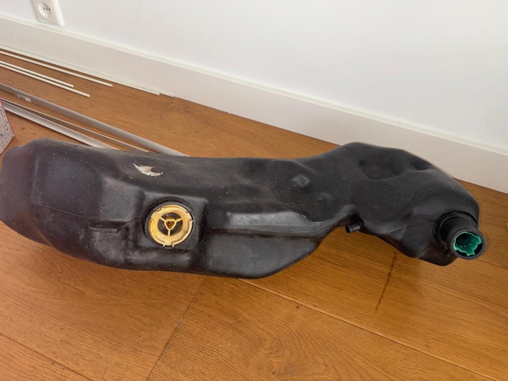 Gilera Runner benzine tank, Fietsen en Brommers, Brommeronderdelen | Scooters, Ophalen, Gebruikt, Tank, Piaggio