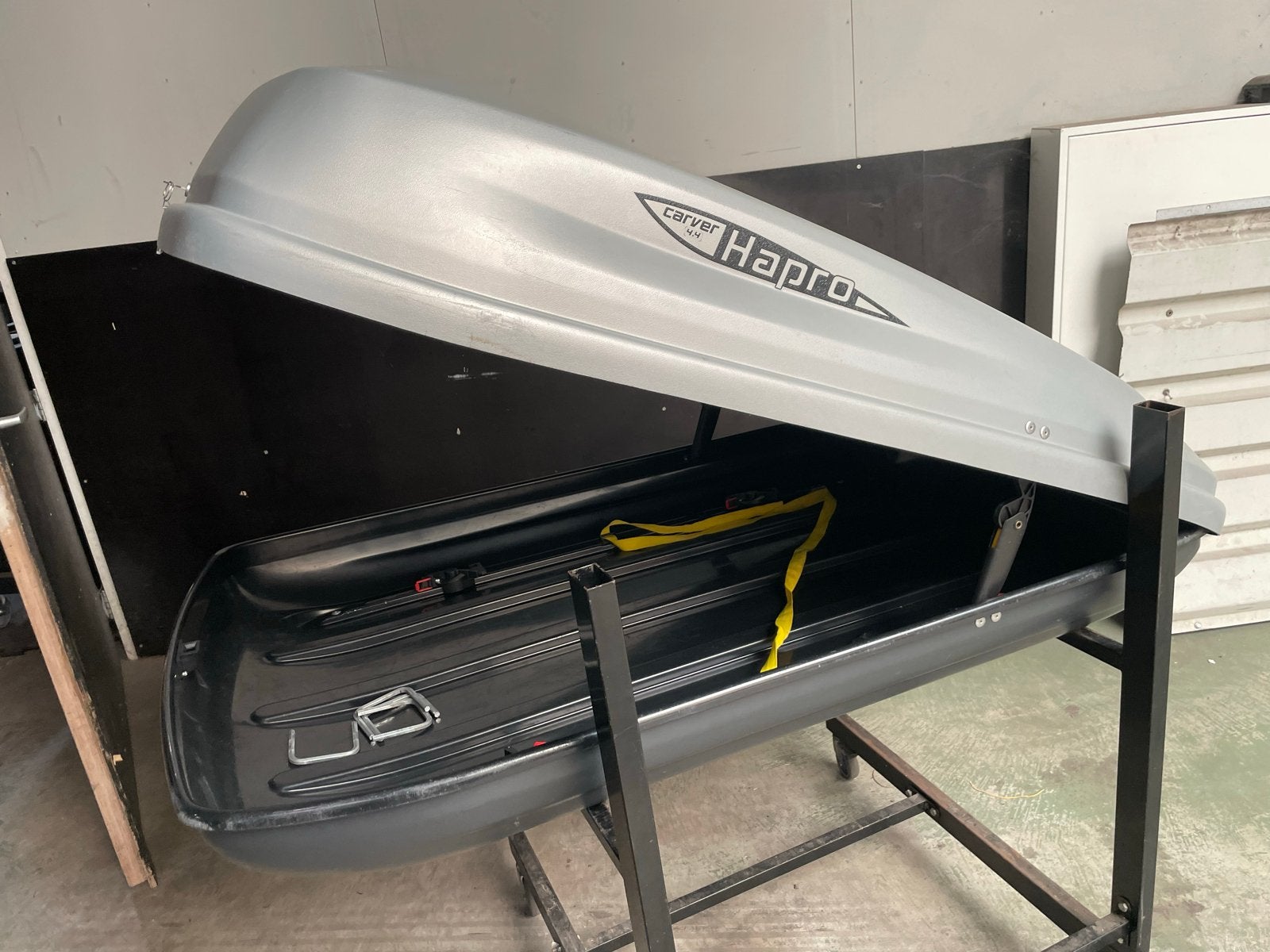 Hapro Carver 4.4 Dakkoffer - Ruim en Gebruiksvriendelijk, Auto diversen, Ophalen, Gebruikt