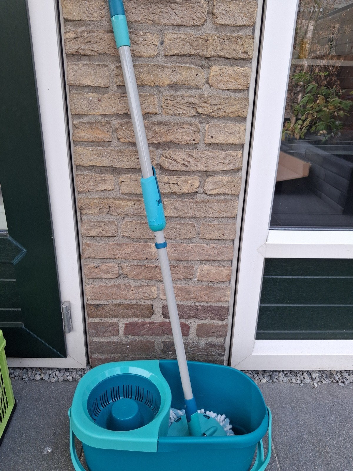 Dwijl met bak, Ophalen, Dweilemmer, -bak, of -wagen