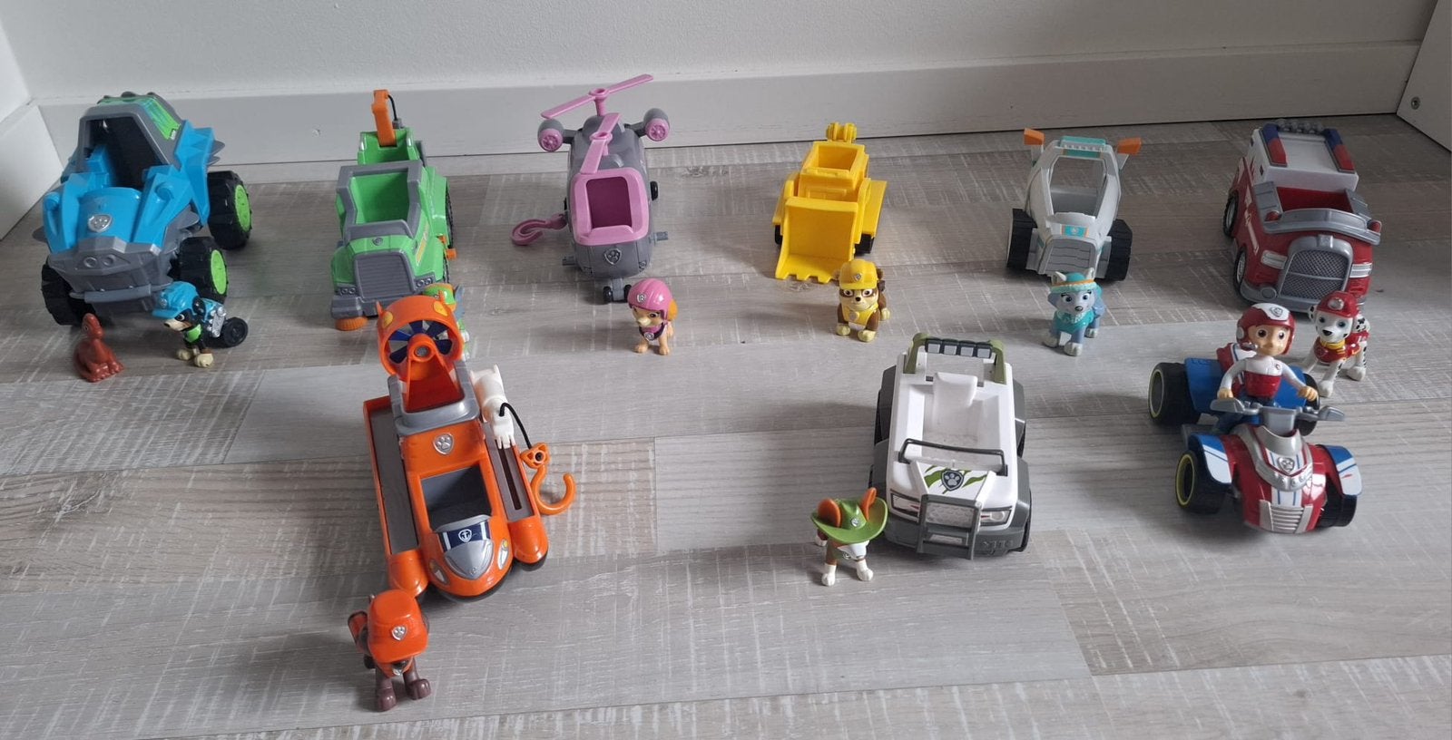 9x pawpatrol voertuigen, Ophalen, Zo goed als nieuw